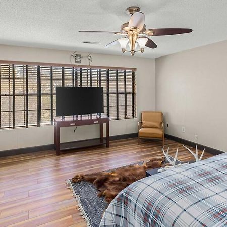 Stonegate Lodge Bear'S Den Kitchen, Pool, Firepit, Wifi ,Smart Tvs Юрика-Спрінгс Екстер'єр фото