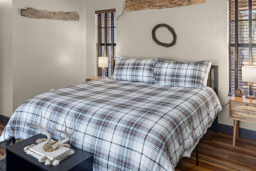 Stonegate Lodge Bear'S Den Kitchen, Pool, Firepit, Wifi ,Smart Tvs Юрика-Спрінгс Екстер'єр фото