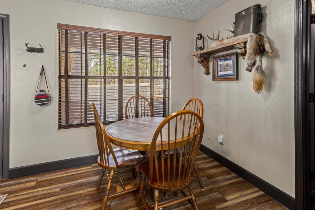 Stonegate Lodge Bear'S Den Kitchen, Pool, Firepit, Wifi ,Smart Tvs Юрика-Спрінгс Екстер'єр фото