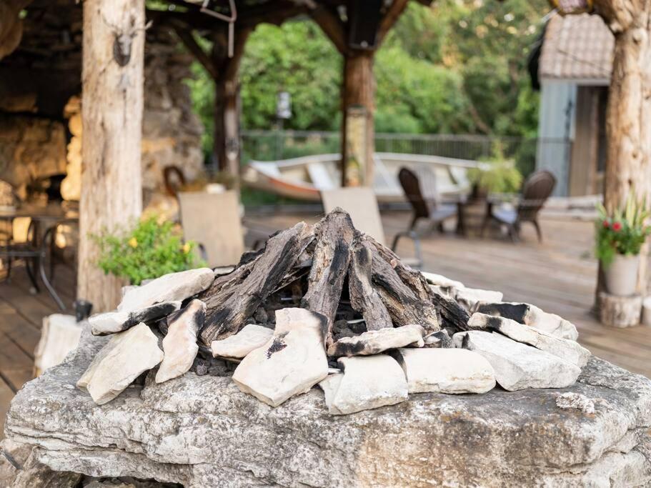 Stonegate Lodge Bear'S Den Kitchen, Pool, Firepit, Wifi ,Smart Tvs Юрика-Спрінгс Екстер'єр фото